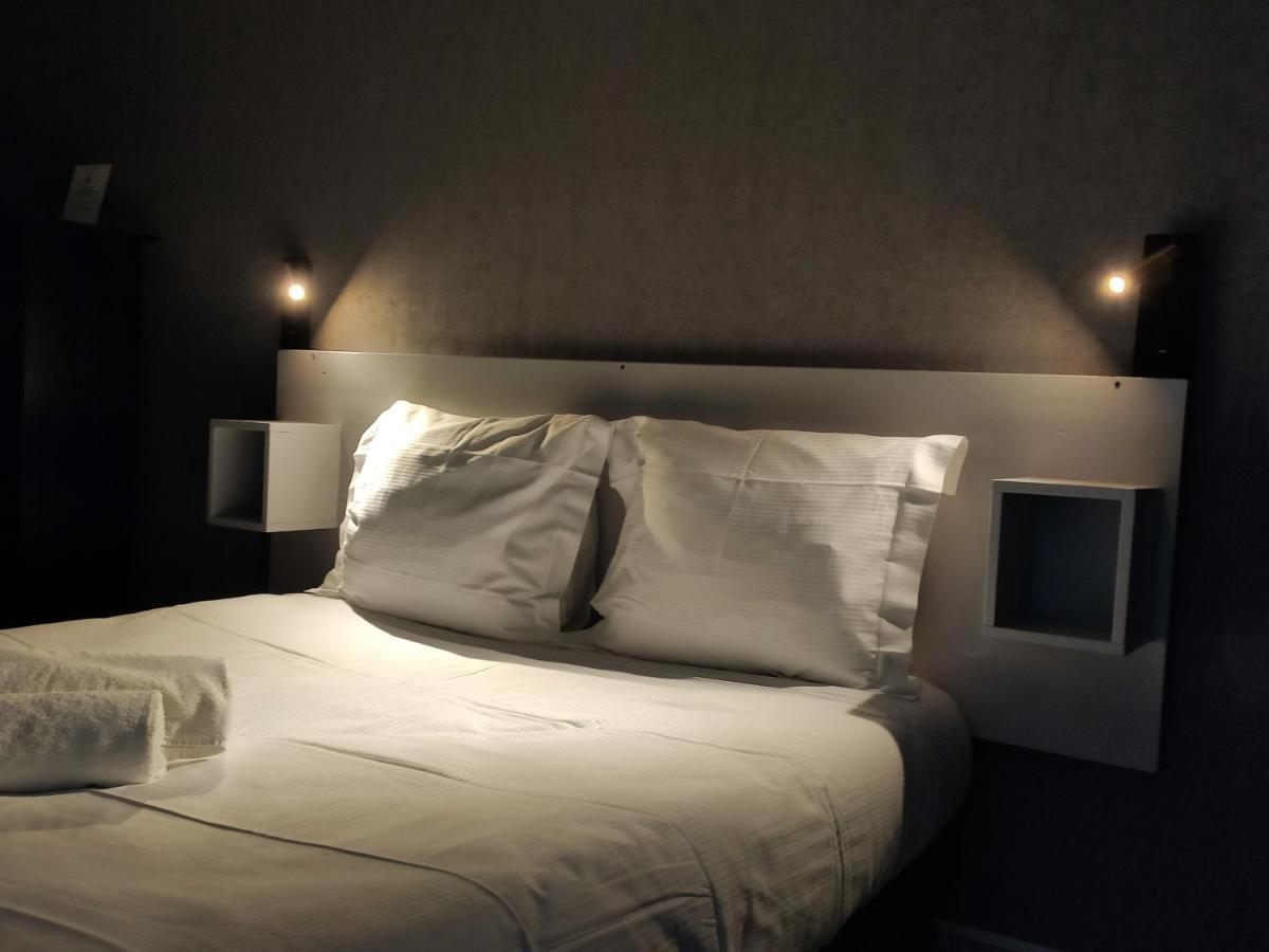 Bar Hotel Du Centre Montrevel-en-Bresse エクステリア 写真