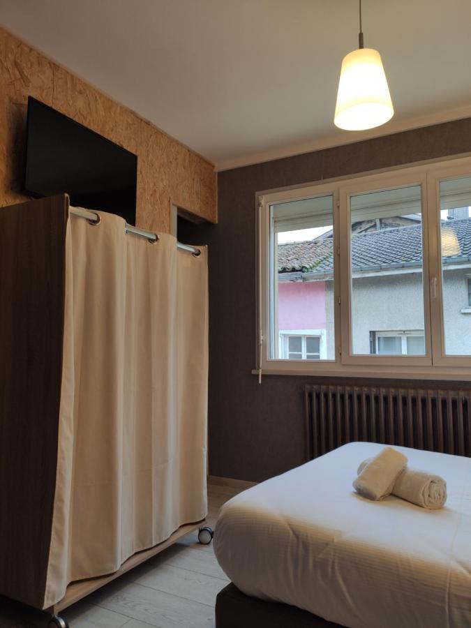 Bar Hotel Du Centre Montrevel-en-Bresse エクステリア 写真