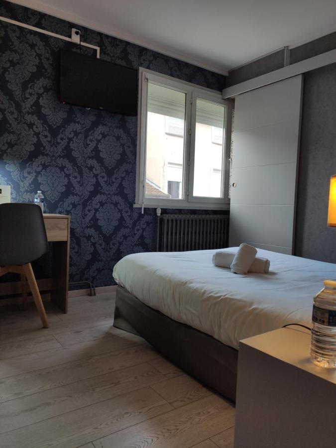 Bar Hotel Du Centre Montrevel-en-Bresse エクステリア 写真