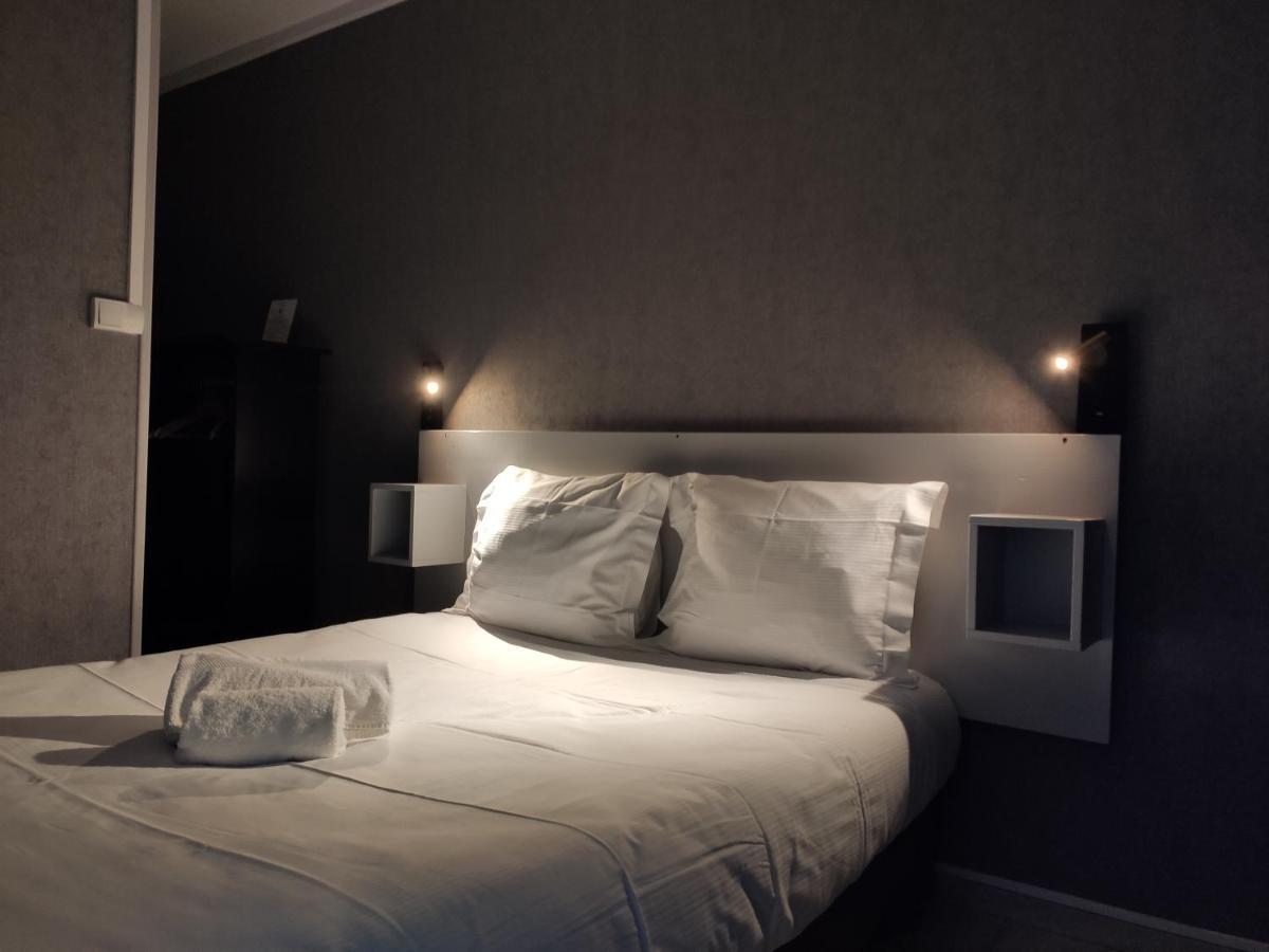 Bar Hotel Du Centre Montrevel-en-Bresse エクステリア 写真