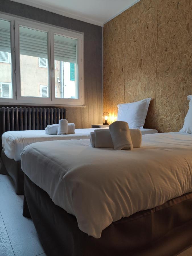 Bar Hotel Du Centre Montrevel-en-Bresse エクステリア 写真